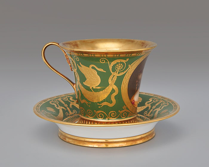 Cup (tasse Jasmin à pied cannelé, 1st size) with portrait of Marie de Rabutin-Chantal, Madame de Sévigné (1626-1696) Slider Image 3